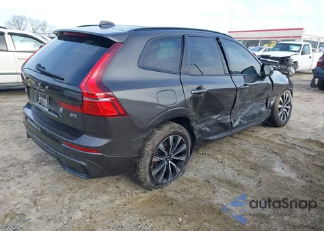2025 Volvo Xc60 B5 Core z USA, uszkodzony, nr VIN YV4M12RJ2S1220031